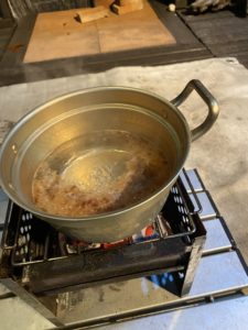 北陸アルミニウムの段付鍋13.5cmで出汁をとる