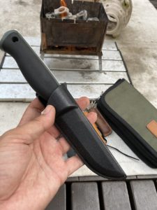 ブッシュクラフトナイフ