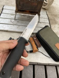 ブッシュクラフトナイフ