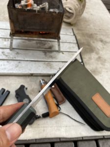 ブッシュクラフトナイフ