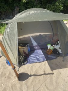 テントの設営風景