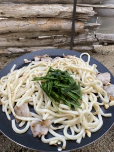 焼うどんを作る