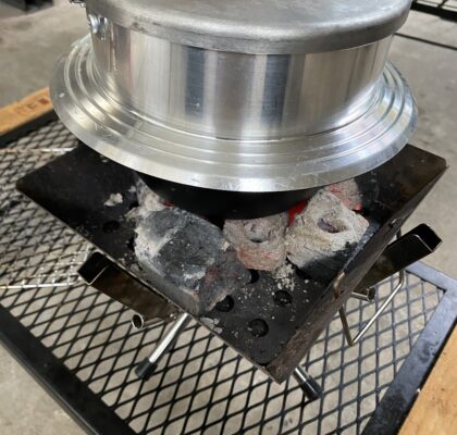 直火で炊くキャンプ羽釜による炊飯