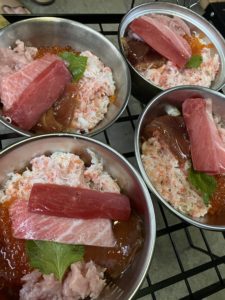 キャンプ飯で作る海鮮丼