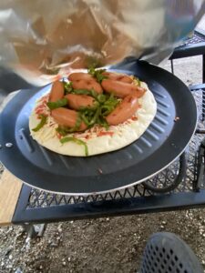 200円ピザにトッピング