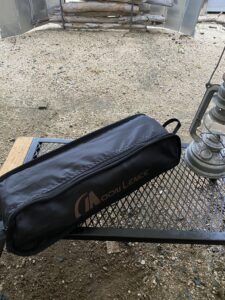 Moon Lence のテーブル