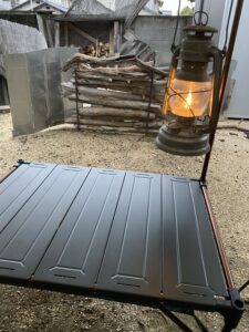 Moon Lence のキャンプテーブル