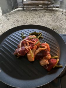 カルビをグリドルで焼く