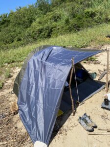 グランドシートを使って日陰を作る