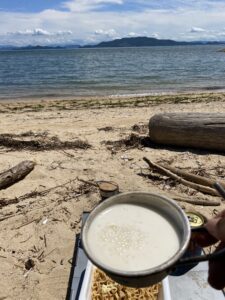 ビールを飲みながらの焼きそば