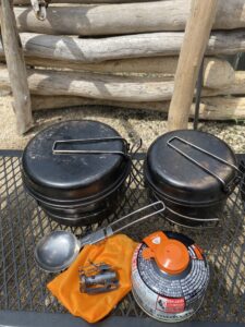 スノーピークアルミパーソナルクッカーにスタッキングされた内容物