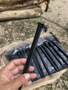 Daisoのサンドペグを黒く塗装する