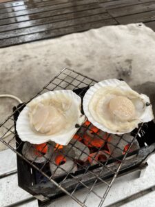 B-6君でホタテを焼く