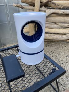 モバイルバッテリーで動く捕虫器