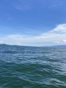 シーカヤックで海を渡る