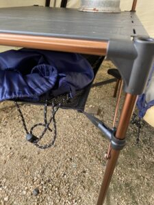 ローテーブルの棚