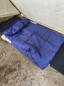 格安寝袋を収納してみる