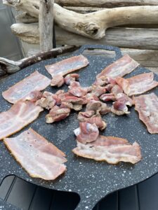 砂ずりをベーコンで焼きたい