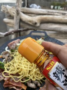 ラー油をかける