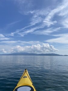 海を渡るカヤック