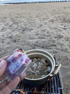 味噌汁の素を入れる