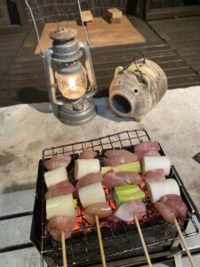 焼鳥を焼き始める