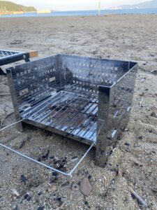 BUNDOK焚き火台「 焚き火グリル（BD-404）」の使用後の様子