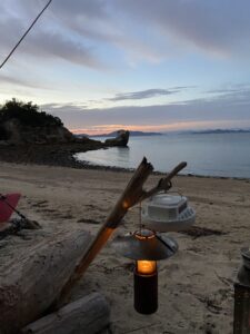 キャンプの夜が明ける