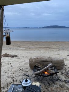 無人島の焚き火