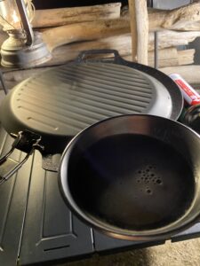 二枚のグリドルでピザを焼く