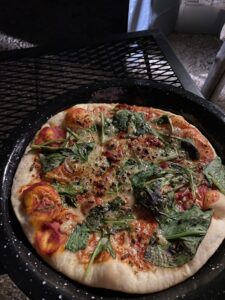 ソーセージピザをマルチグリドルを焼く