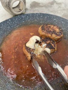 マルチグリドルで作る和風煮込みハンバーグ