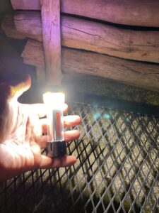 LIVELIFEのマルチファンクションミニライト シェード付き