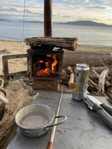 薪ストーブに点火