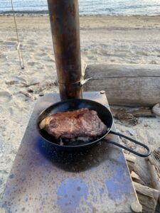 ちびパンでステーキを焼く