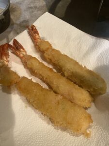 ひらめ君のお魚横丁の特大エビフライ