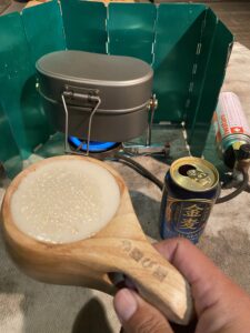 戦闘飯盒で調理する