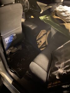 シートを前にして空間を広げる