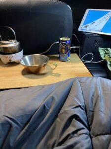 こたつ気分で楽しむ車中泊