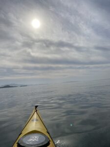 カヤックで12月の海を漕ぐ