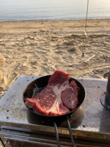 収まりきらない肉投入