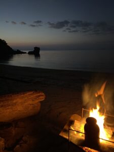 夜が明けてくる島