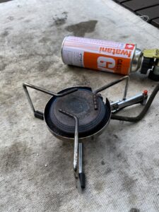 ガス缶とバーナーの距離