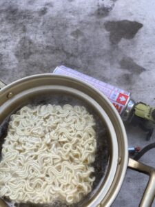 北陸アルミの段付き鍋でラーメンを作る