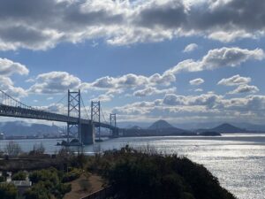 与島サービスエリアからの瀬戸大橋