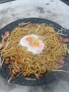 マルチグリドルで2玉焼きそばを作る