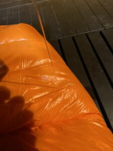 水気を弾くダウン寝袋