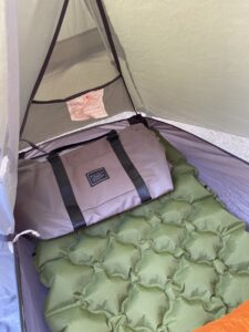テント内部