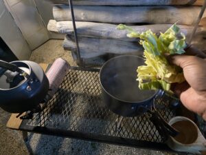 キャベツを茹でる