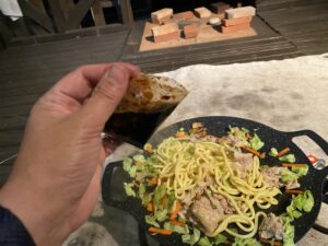 ソースを入れる